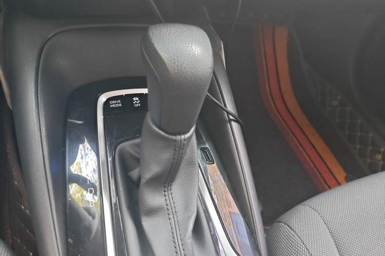 Used Toyota Levin 2019 Dual-Engine 1.8H E-CVT Luxury Edition China VI Standard
