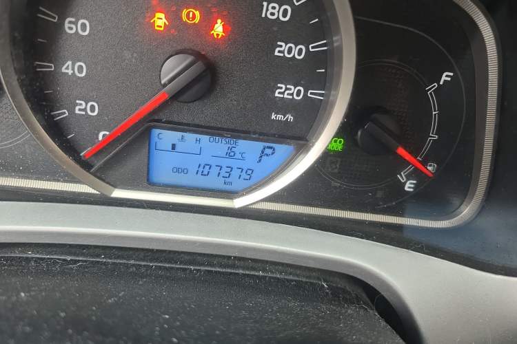 Used Toyota RAV4 2016 2.0L CVT Two-Wheel Drive Fashion Edition China V Standard Odometer Close Up