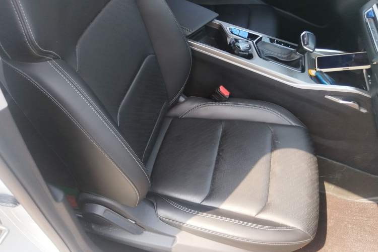 Used Geely Auto Emgrand 2023 4th Generation Champion Edition 1.5L CVT Luxury Model
