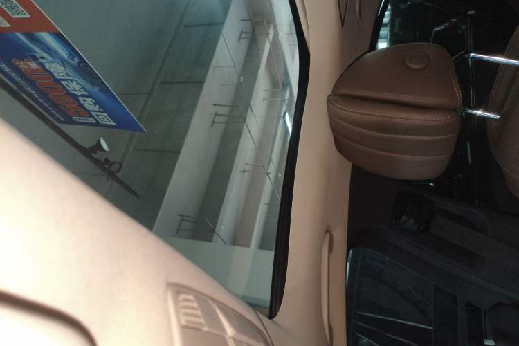 Used Mercedes-Benz E-Class 2017 E 300 L Sport Luxury Edition Headliner