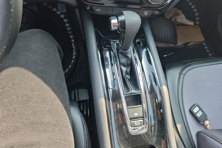 Used Honda Vezel 2017 1.5L CVT 2WD Comfort Model
