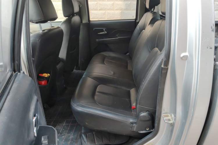 Used Great Wall Wingle 5 2017 2.0T European-Style Diesel 4x4 Advanced Version with Big Double Cab – GW4D20D
