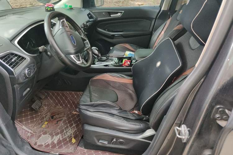 Used Ford Edge 2015 2.0T GTDi Two-Wheel-Drive High-Line Version
