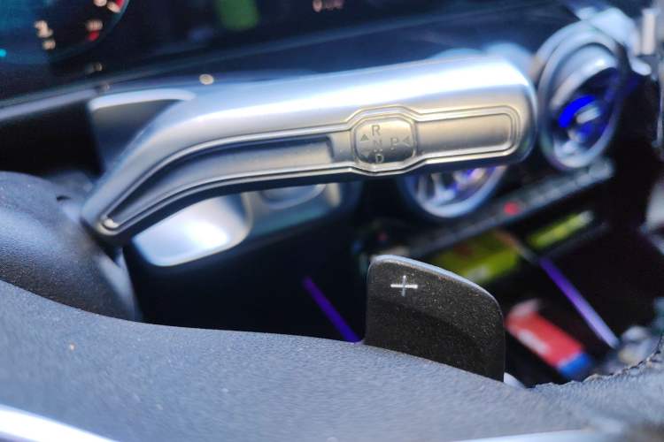 Used Mercedes-Benz GLB 2021 GLB 200 Dynamic Edition Gear Lever