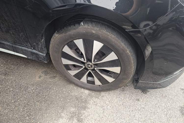 Used Mercedes-Benz Vito 2023 2.0T Business Version 7 Seats Right Front Wheel Hub