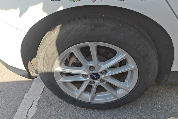 Used Ford Focus 2018 Hatchback Classic 1.6L Automatic Trendy SmartDrive Edition