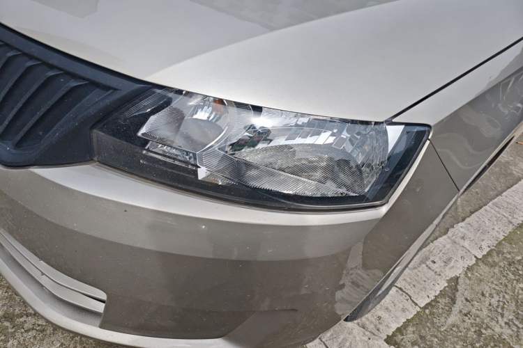 Used Skoda Rapid 2016 1.4L Manual Front-Wheel Drive Model Left Front Headlight