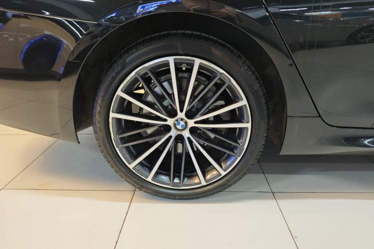 Used BMW 5 Series 2021 Facelifted 530Li Leading Edition M Sport Package