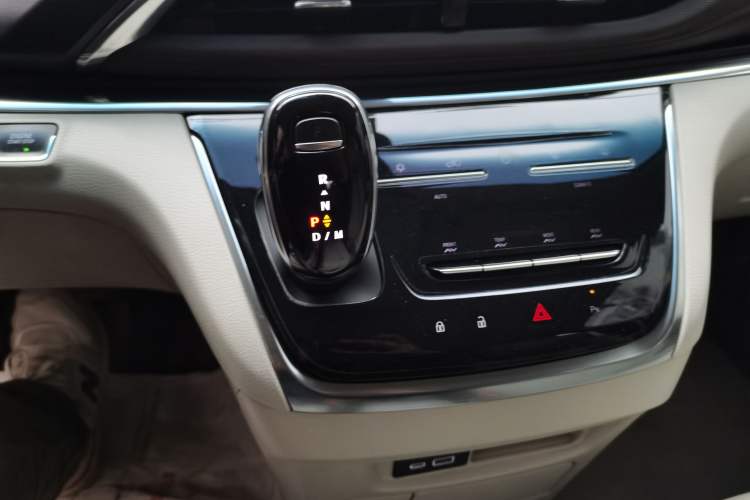 Used Buick GL8 2021 Land Cruiser Executive Class 652T Luxury Model