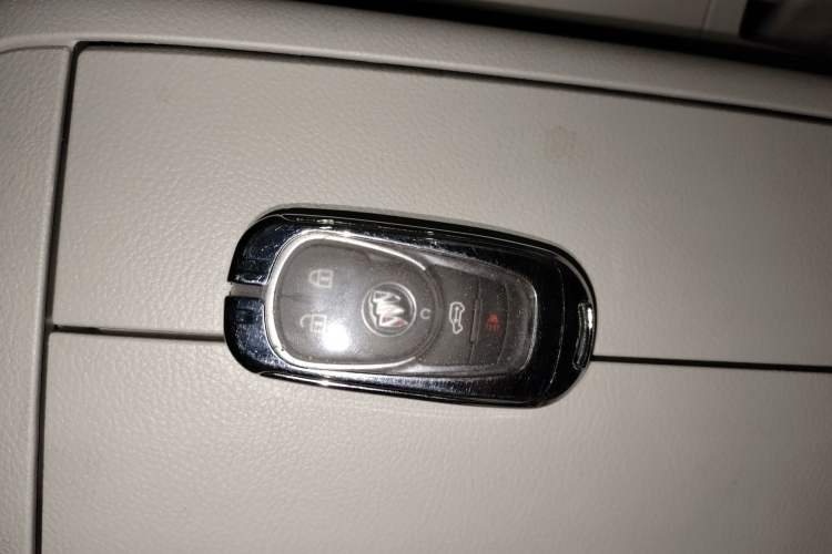 Used Buick GL8 2023 Land Executive Class Smart Enjoyment Model