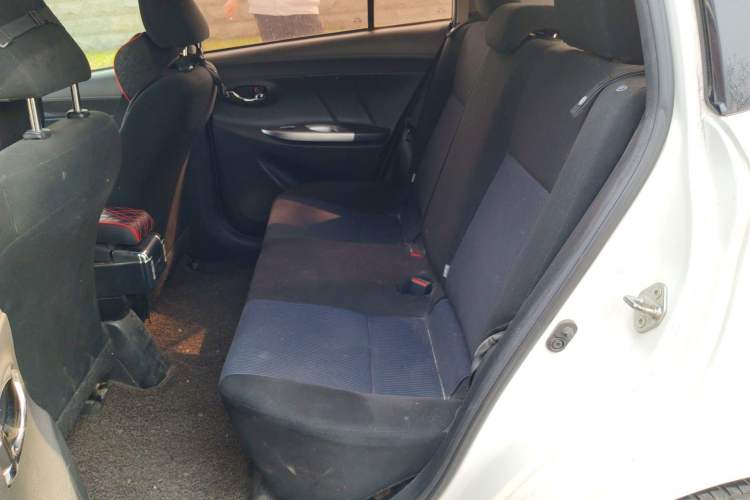 Used Toyota YARiS L Zhi Xuan 2015 1.5E Automatic Charm Edition