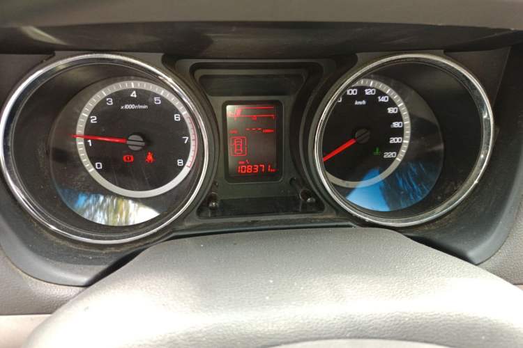 Used Dongfeng Aeolus A60 2014 1.6L Manual Luxury Model
