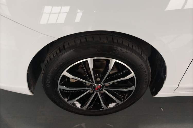 Used Roewe i5 2020 1.5L Automatic 4G Connect Luxury Flagship Edition
