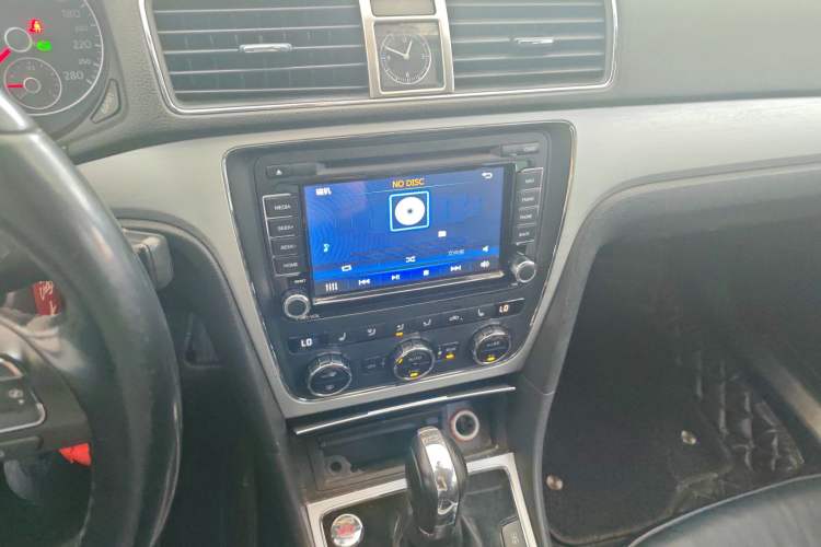 Used Volkswagen Passat 2013 1.8TSI DSG Prestige Edition Audio And AC Panel