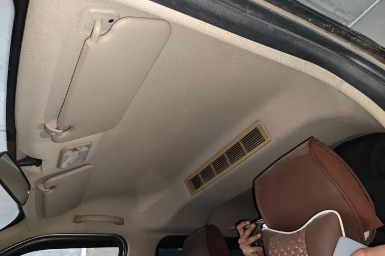 Used Wuling Rongguang 2014 1.2L S Base Model
