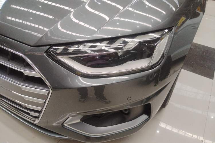 Used Audi A4L 2020 40 TFSI Fashionable and Elegant Model Left Front Headlight