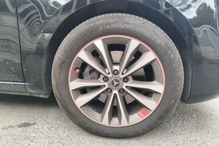 Used Mercedes-Benz V-Class 2022 V 260 Avantgarde Edition Right Front Wheel Hub