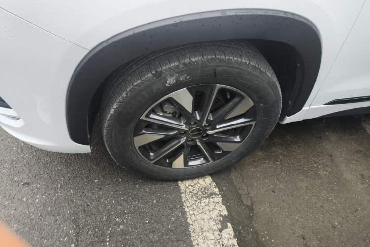 Used EXEED Zhuifeng 2022 Chasing the Waves Edition 1.5T CVT Rising Wind Version Left Front Wheel Hub