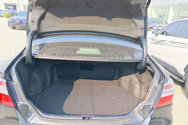 Used Toyota Camry 2016 2.0G 10th Anniversary Leading Edition