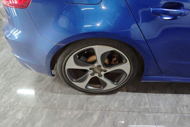 Used Audi A3 2015 Sportback 45 TFSI S line sports model Right Rear Wheel Hub