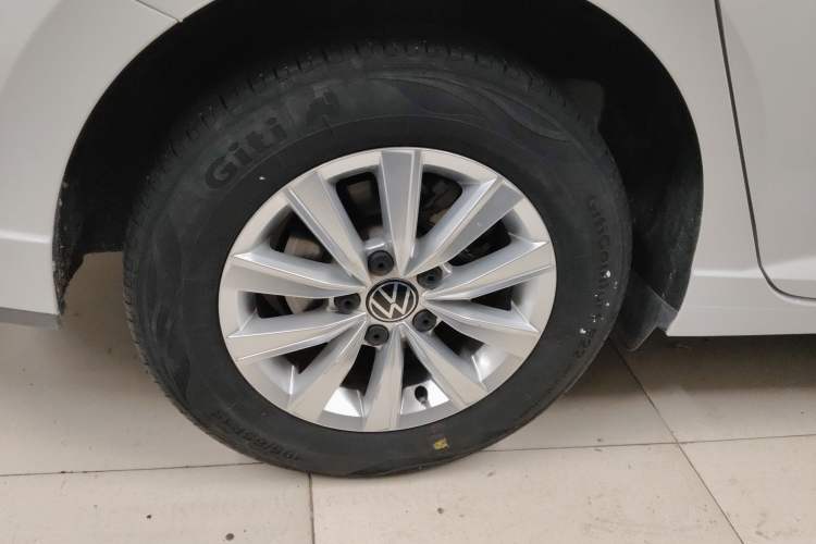 Used Volkswagen Lavida 2023 1.5L Automatic De Yi Edition Right Rear Wheel Hub