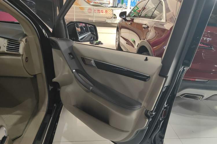 Used Mercedes-Benz R-Class 2014 R 320 4MATIC Luxury Model