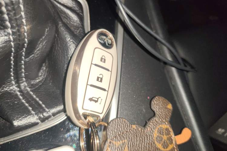 Used Infiniti Q50L 2015 2.0T Comfort Edition Vehicle Key