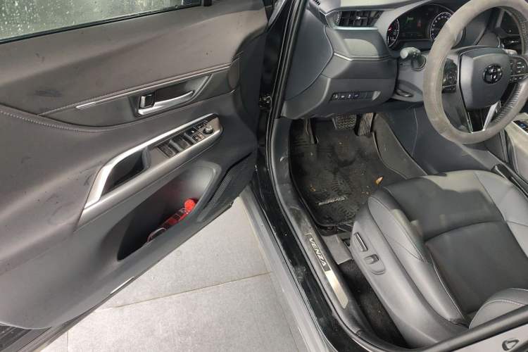 Used Toyota Venza 2023 2.0L CVT Two-Wheel Drive Luxury Edition Driver Seat