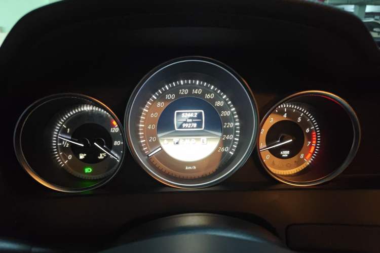 Used Mercedes-Benz C-Class 2011 C 200 Fashion Travel Edition
