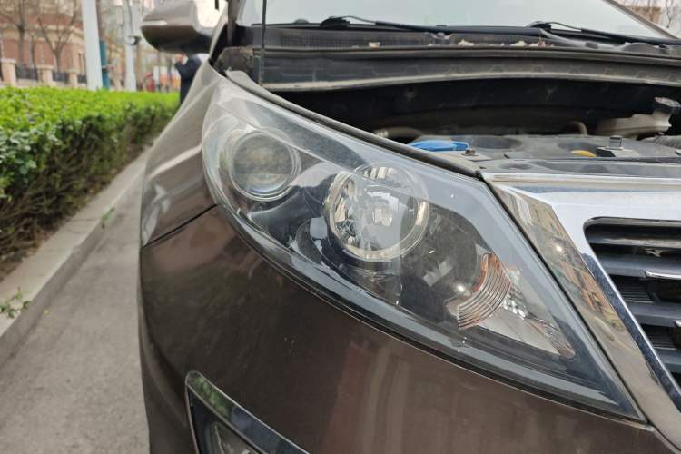 Used Kia Sportage R 2014 2.0L Automatic Two-Wheel Drive DLX Right Front Headlight