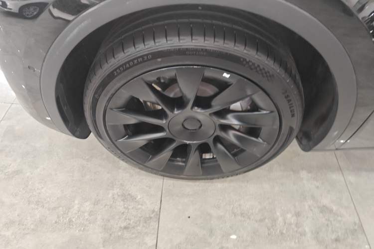 Used Tesla Model Y 2023 Rear-Wheel-Drive Version Left Front Wheel Hub