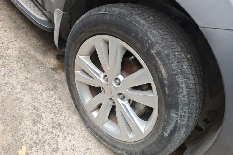 Used Chevrolet Captiva 2014 2.4L 4x4 Flagship Edition 7 Seats Right Front Wheel Hub