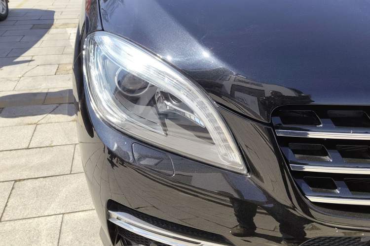 Used Mercedes-Benz M-Class 2015 ML 400 4MATIC Luxury Model Right Front Headlight