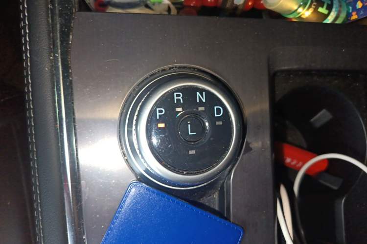 Used Ford Explorer 2023 EcoBoost 285 4x4 Trend Plus Edition 6 Seats Gear Lever