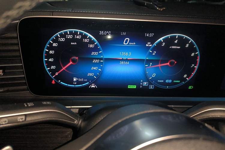 Used Mercedes-Benz GLS 2023 GLS 450 4MATIC Stylish Model Instrument Cluster