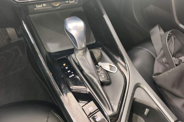 Used Roewe i5 2021 1.5L CVT Platinum Edition
