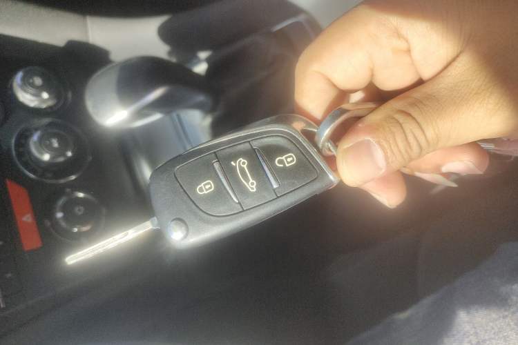 Used DS 5LS 2014 1.8L automatic Comfort version VTi140 Vehicle Key