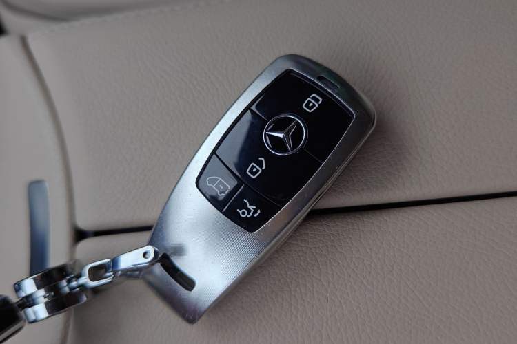 Used Mercedes-Benz V-Class 2016 V 260 Prestige Edition
