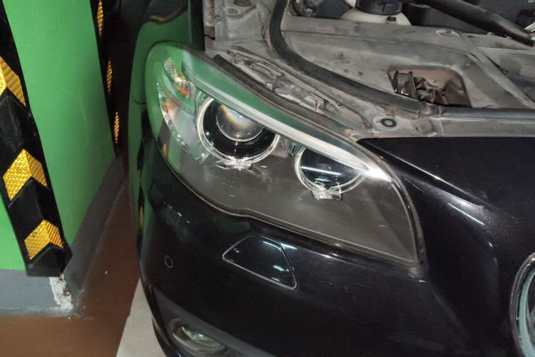 Used BMW 5 Series 2014 520Li Elegant Model
