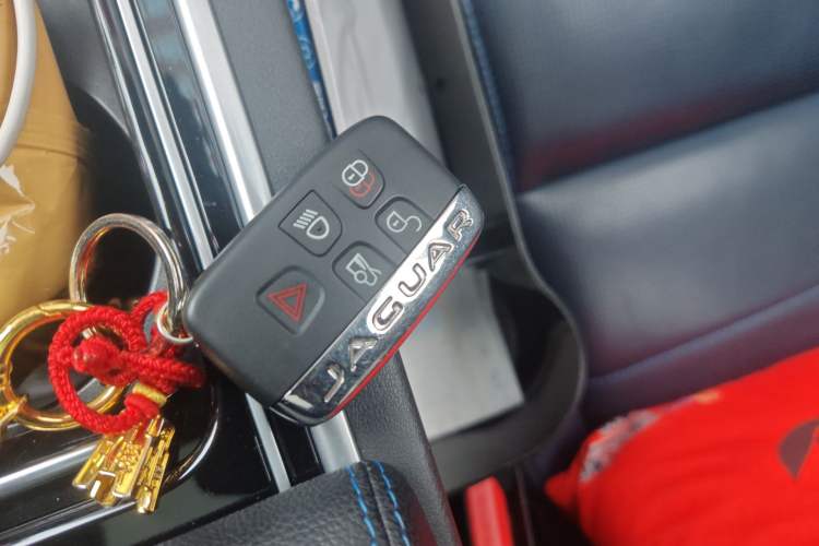 Used Jaguar XE 2018 2.0T 250 PS Two-Wheel-Drive R-Sport Sport Edition