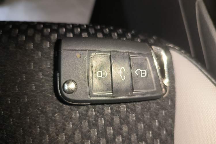 Used Volkswagen Tacqua 2023 200TSI DSG Joy-Connect Edition
