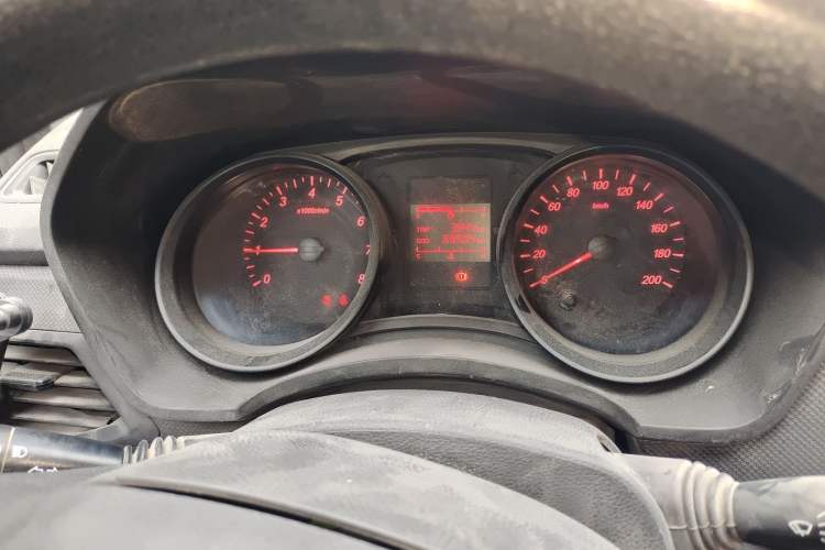 Used Wuling Hongguang 2019 1.5L S Basic Window-Sealed Vehicle China VI LAR Odometer Close Up