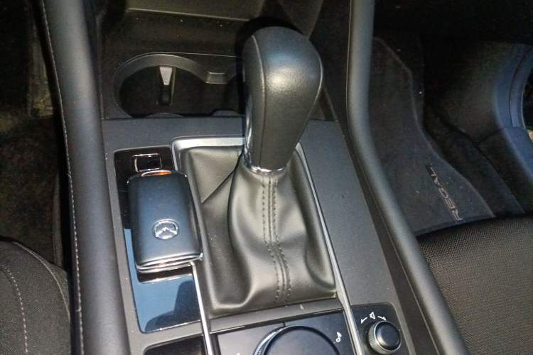 Used Mazda 3 Axela 2021 2.0L Automatic Zhiqing Edition Gear Lever