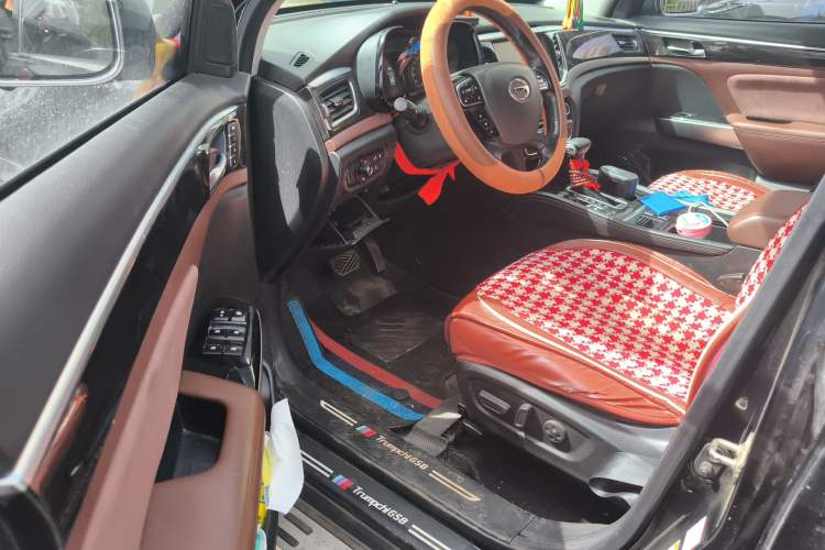 Used GAC Trumpchi GS8 2017 320T Two-Wheel Drive Luxury Smart Connectivity Version (7 Seats) Driver Seat