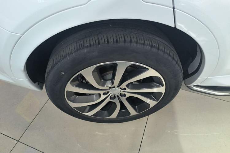 Used Land Rover Discovery Sport New Energy 2022 Facelifted P300e Plug-in Hybrid Electric Version Right Rear Wheel Hub