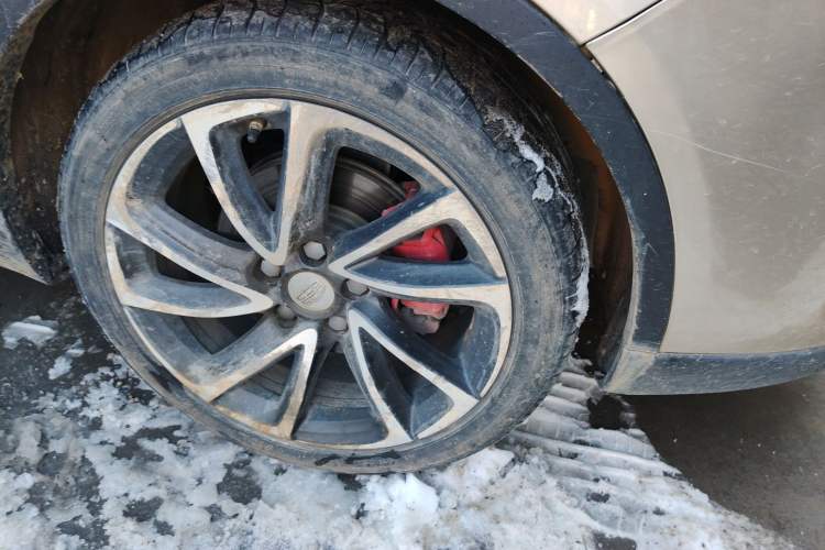 Used Geely Auto Emgrand GS 2017 Sport Edition 1.3T Automatic Smart Connectivity Model Right Front Wheel Hub