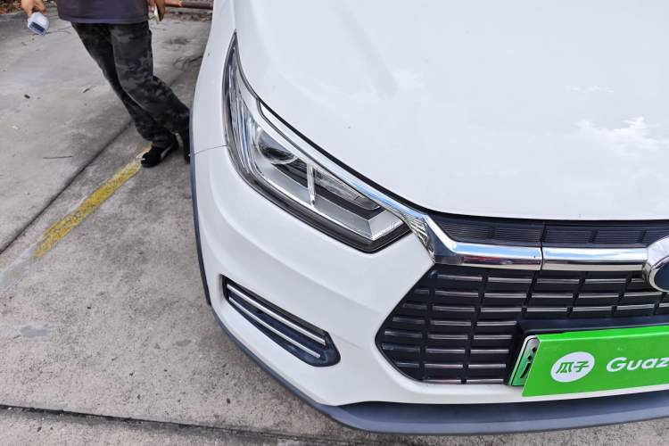 Used BYD Yuan New Energy 2018 EV360 Smart Connected Cool Model