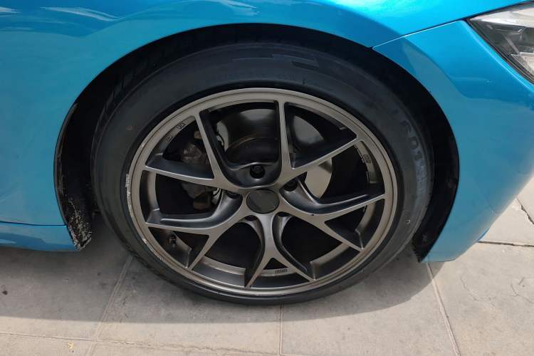 Used BMW 4 Series 2017 425i M Sport Package Right Front Wheel Hub