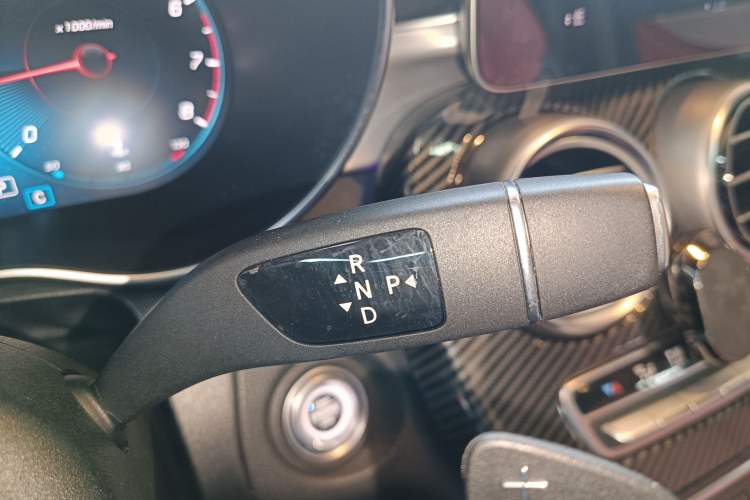 Used Mercedes-Benz GLC 2020 Facelift GLC 260 L 4MATIC Luxury Edition Gear Lever