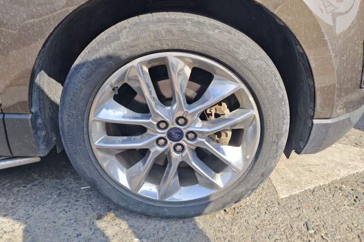 Used Ford Edge 2015 2.0T GTDi Four-Wheel Drive Prestige Model
